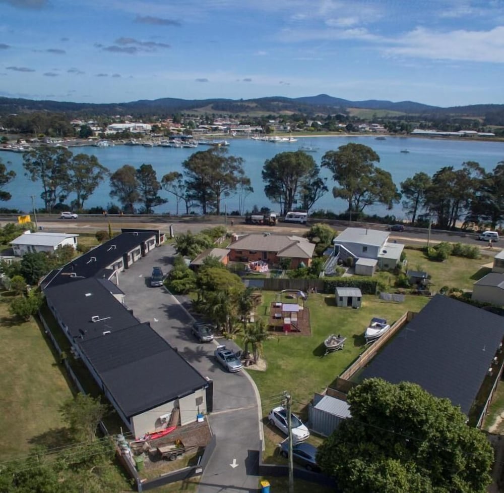 Georges Bay Apartments - St Helens