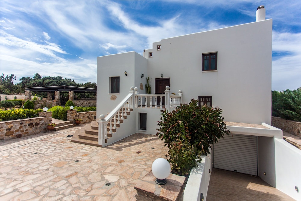 Elegante Villa Mit Pool - Naxos