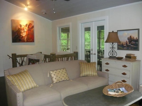 Foxdale Cottage - Beautifully Renovated & Well Appointed - Highlands, NC