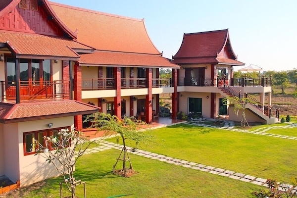 Luxury 4 Bedroom, Fully Catered Pool Villa Nestled In The Rice Fields Of Isan - Mueang Udon Thani District