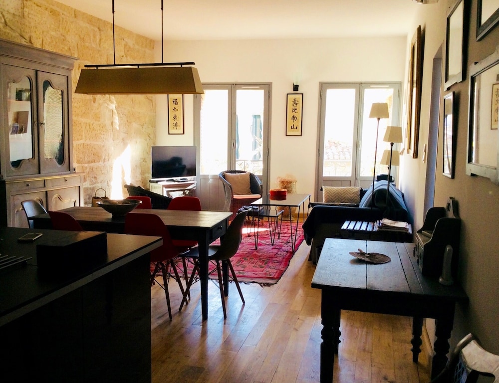 Apartment Located In The Heart Of The Historic City - 50 M From Place Aux Herbes - Uzès