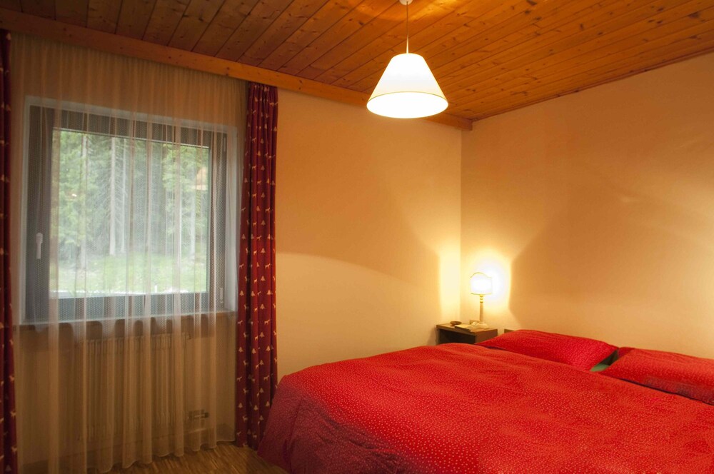 Karersee: Eine Wohnung In Den Dolomiten - Latemar