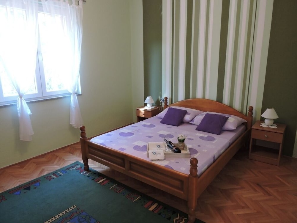 Apartment In Biograd Na Moru With Terrace, Air Condition, Wifi, Dishwasher (4269-1) - Galešnjak