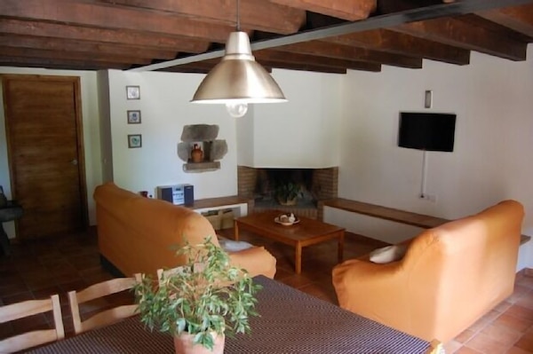Cottage (Full Rental) Can Llorigó For 8 People - Catalonia