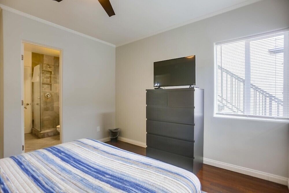 Condominio De 1 Dormitorio Con Patio Delantero Y Parrilla - San Diego, CA