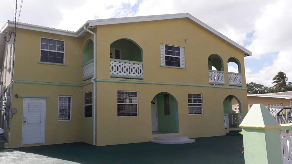 A Relaxing And Breezy Patio And Private Apartment. It Has The Amenities Needed. - Kendal (Barbados)