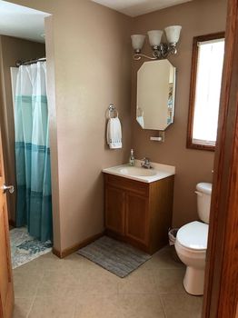 Willow Lake, Swisher airbnb, hotels and vacation rentals