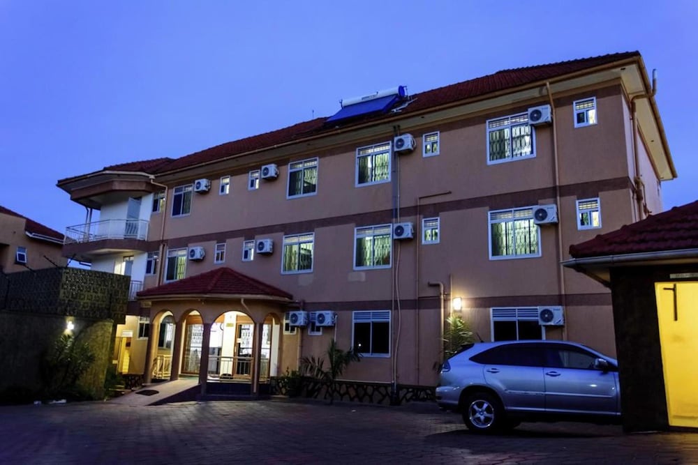 Fancy Hotel Munyonyo - Kampala