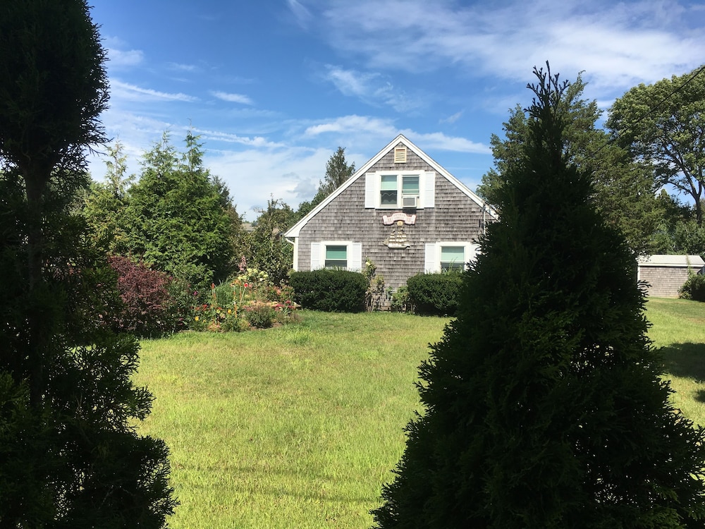 Quiet Duplex By The Beach, Short Walk To Falmouth Village, 2gbps Internet. - Woods Hole, MA
