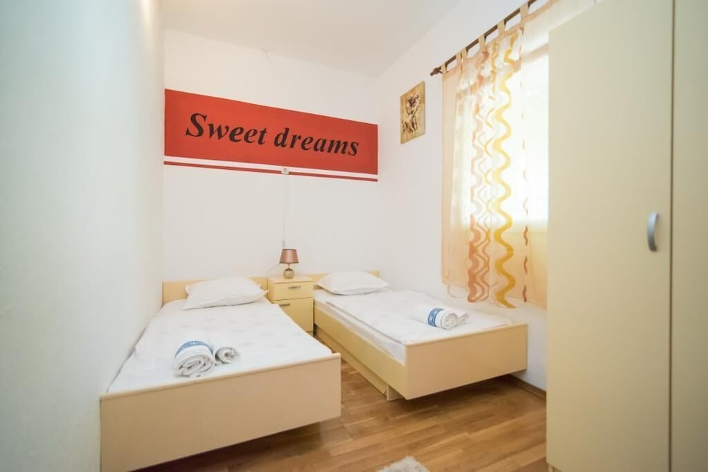 Apartment Sweet Dreams- Two Bedroom Apartment With Pool Terrace - Sutivan