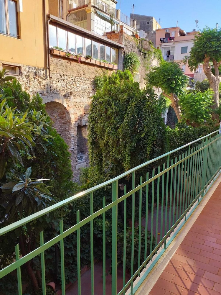 Naumachia's Apartment - Taormina