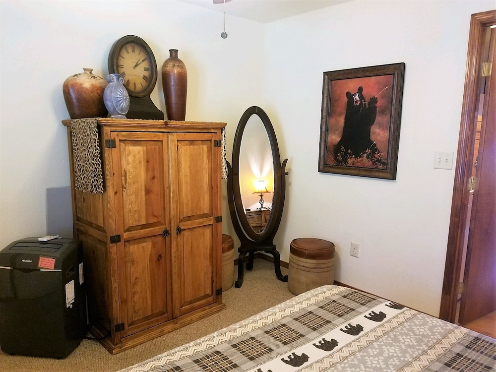 Pinon Hideaway - Two Bedroom Cabin - Ruidoso, NM