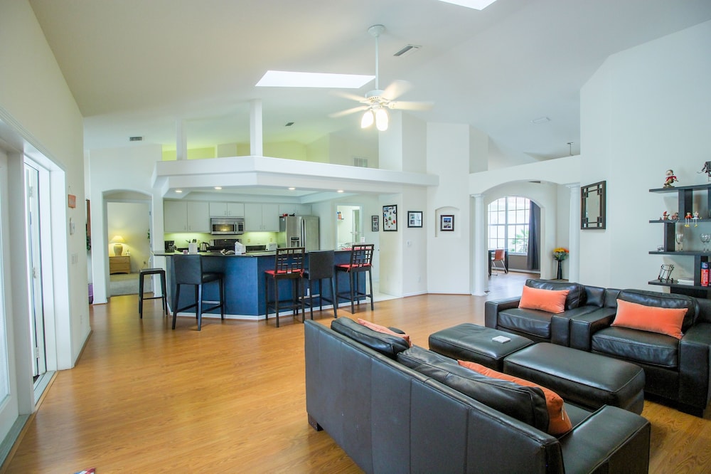 Spacious Modern Pool Home, Family & Golf Trips - 4727 4 Bedroom Home By Redawning - Inverness, FL