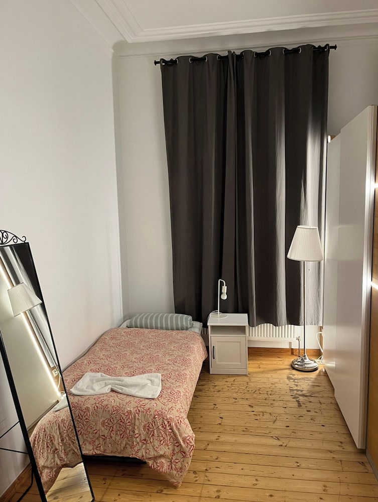 Superb 1 Bedroom High Ceiling Apartment - Ixelles