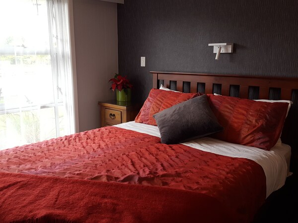 7bedroom Bed & Breakfast Close To All Local Amenities. - Eltham
