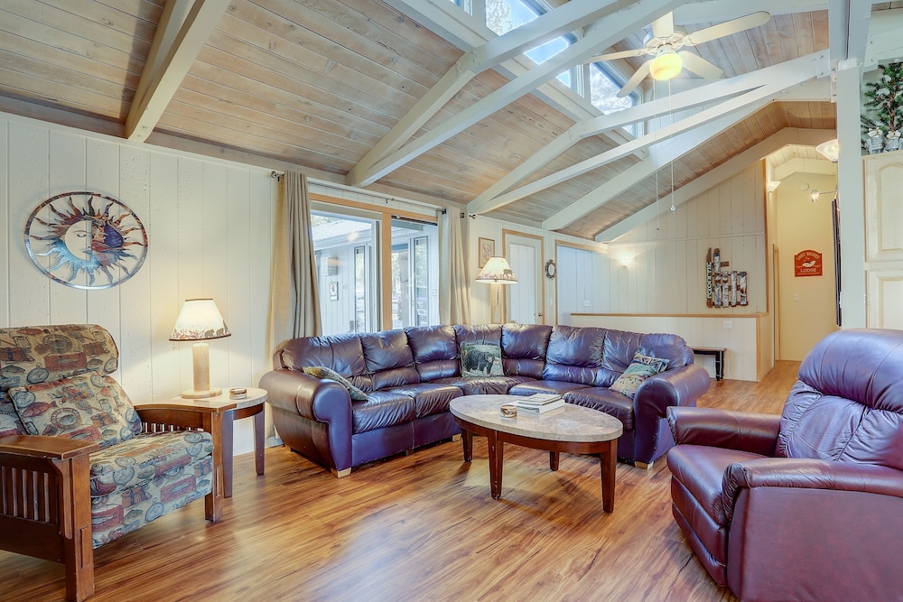 11 Pine Mt Family Home With Game Room, Hot Tub, And Bbq On The Deck By Redawning - Sunriver, OR