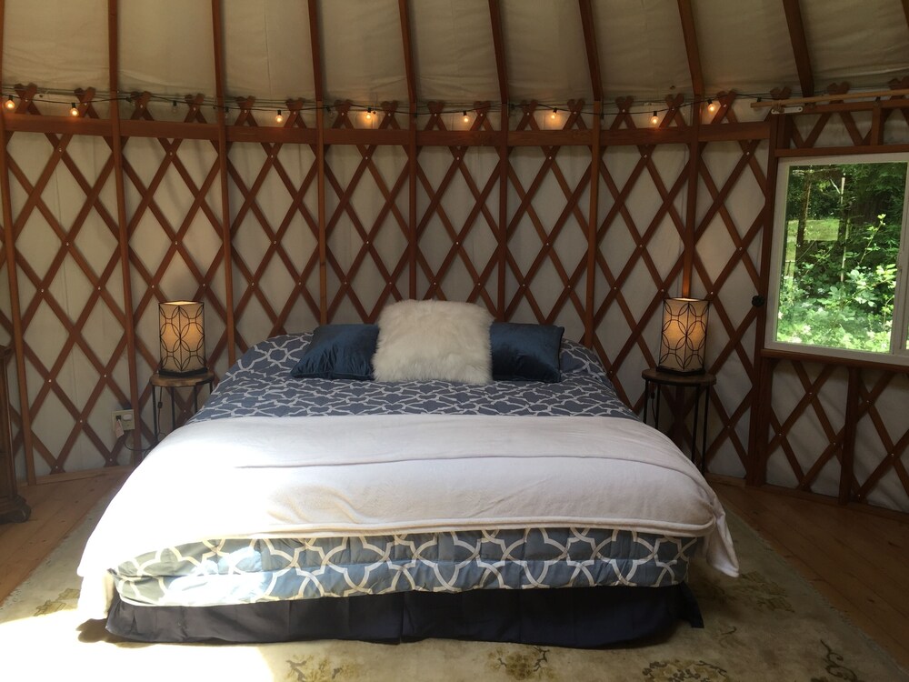 Yurt With Sauna & Treehouse Set In The Redwoods & Meadows At Private Family Farm - Arcata Community Forest, Arcata