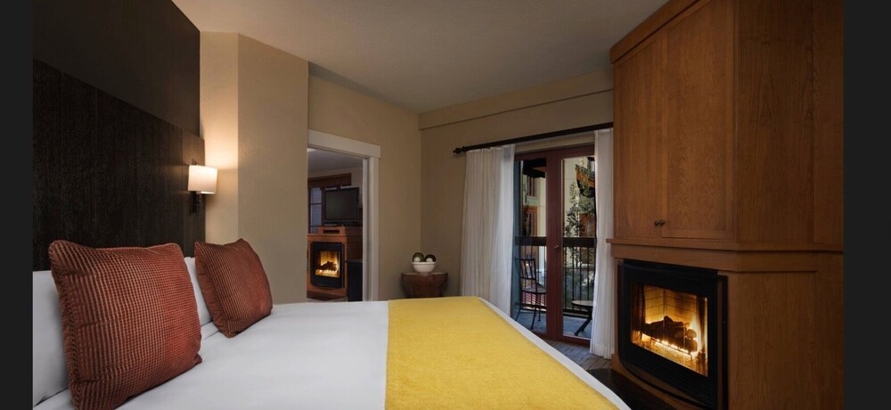 One-bedroom Apartment At The Luxurious Marriott Grand Residence Club - South Lake Tahoe, CA