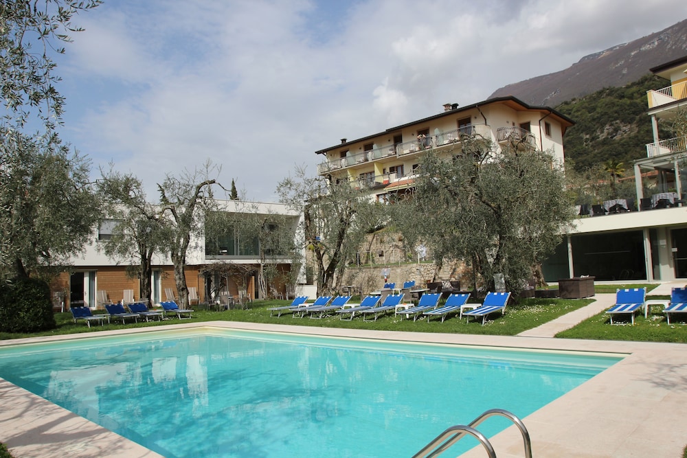 Hotel Augusta - Limone Sul Garda