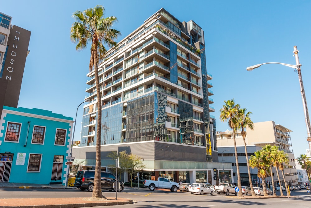 Five Star 1 Bed 1 Bath Luxury - No Load Shedding - Cape Town