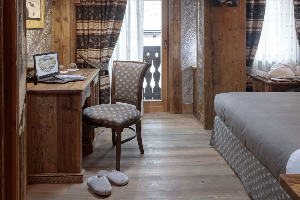 Chalet Matterhorn Catered With Spa Walking Distance Slopes And Cervinia Center - 