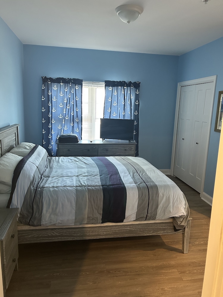 Beautiful1-bedroom Luxury Condo, Block To Beach - Seabrook, NH
