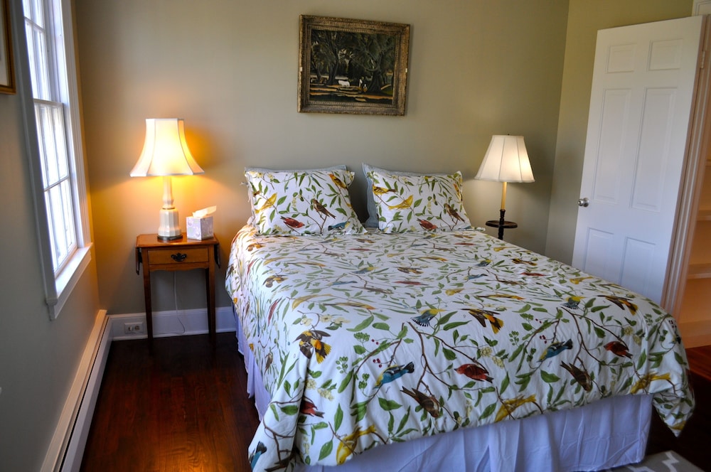 Historic Inn On A 100 Acre Organic Farm With Lake, Private Pool & Gourmet Food - Lake Hayward, CT