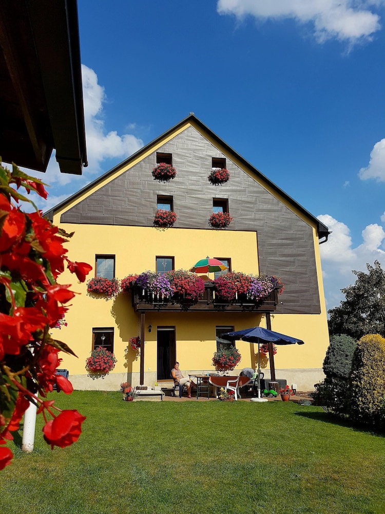 Cozy Top Floor Apartment In Oberwiesenthal In The Beautiful Ore Mountains - Saxony