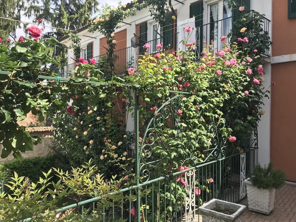 Bed & Roses "Meni" - Provincia di Cuneo