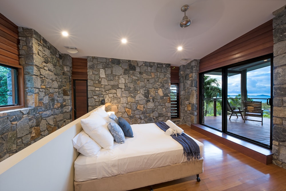 Private Stone House - Whitsunday Islands