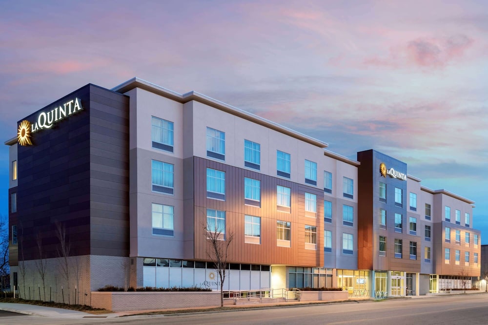 La Quinta Inn & Suites By Wyndham Kansas City Beacon Hill - Liberty, MO