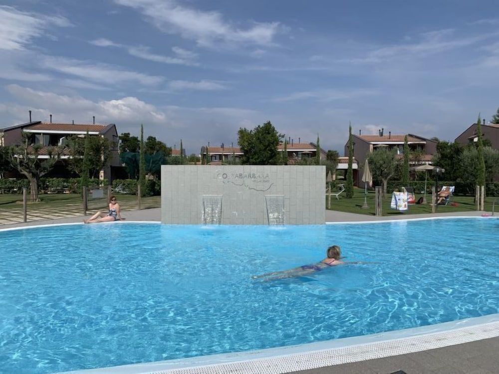 Cosy Apartment For 4 Guests With A/c, Wifi, Pool, Tv, Terrace, Pets Allowed And Parking - Moniga del Garda