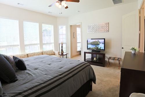Beautiful And Secluded Sunnyvale Guest House, Just A Short Drive From Dallas - Dallas, TX