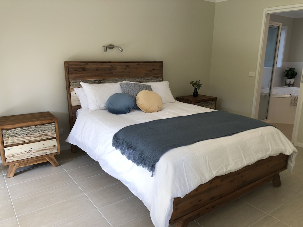 Hideaway By The Sea. 2 Minute Walk To The Beach.  Free Wifi & Linen - Phillip Island
