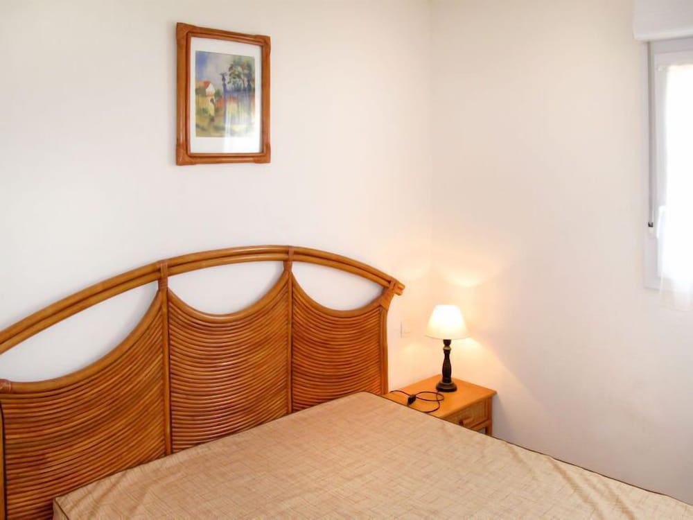 Beautiful Apartment For 8 Guests With Pool, Wifi, Tv, Balcony, Pets Allowed And Parking - Sérignan