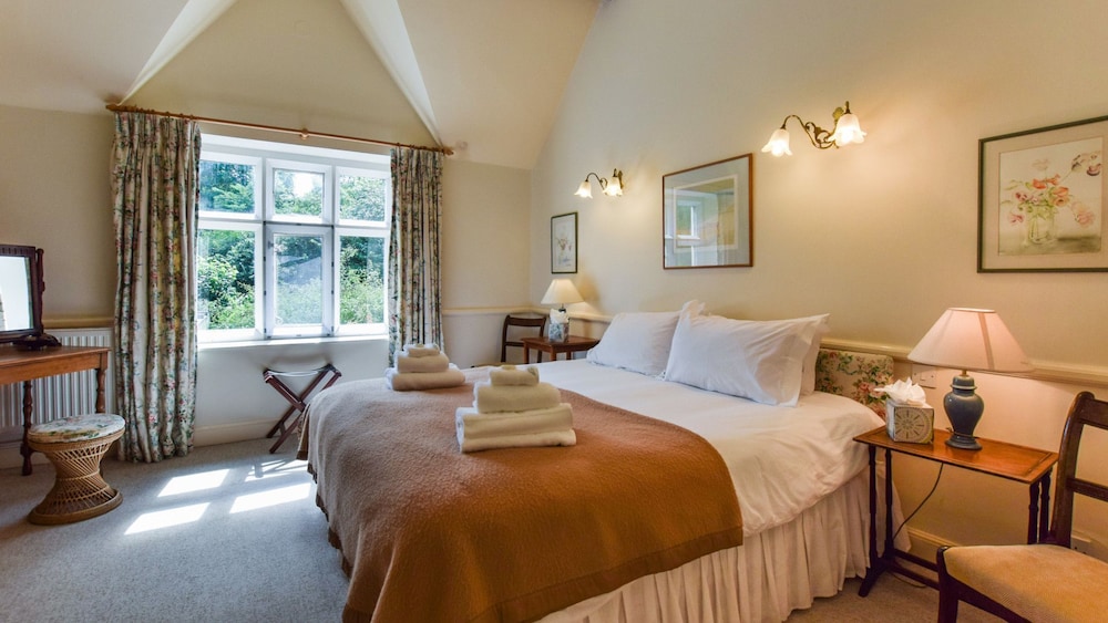 Bellhouse - Sleeps 8 Guests  In 4 Bedrooms - Stroud