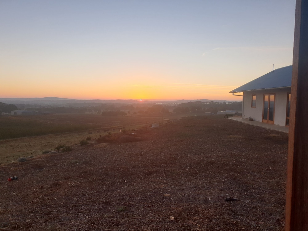 Pinnacle Studio, Es Una Granja Fuera De La Red, Eco Farm Stay E Incluimos Desayuno - Orange, Australia