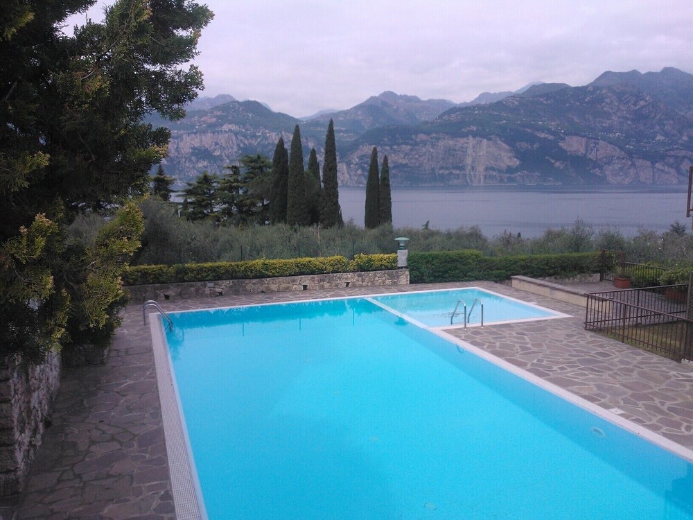 Apartment Enchanting Lake View, Convenient To The Center And The Beaches - Malcesine