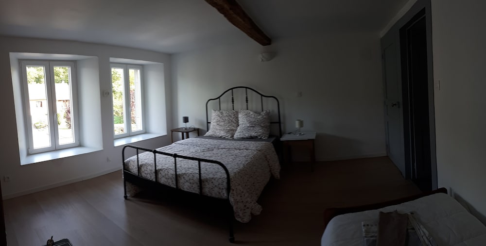 Maison De 3 Chambres Avec Jardin Clos Et Wifi A Landrichamps - Ardennes