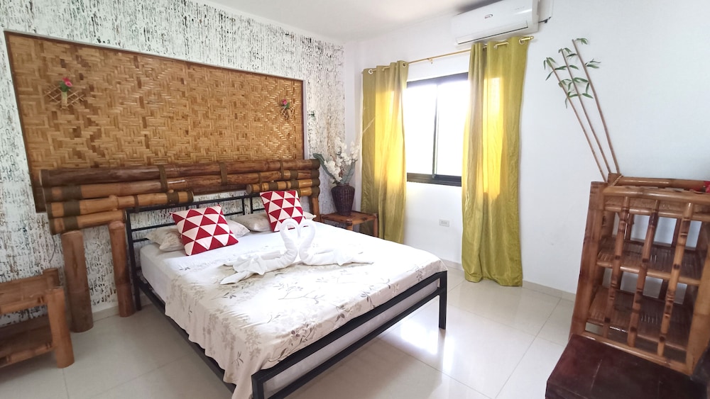 Ch1 Nice Room With Privat Bathroom In Luxury Villa Fiber Internet Unlimited - Baclayon