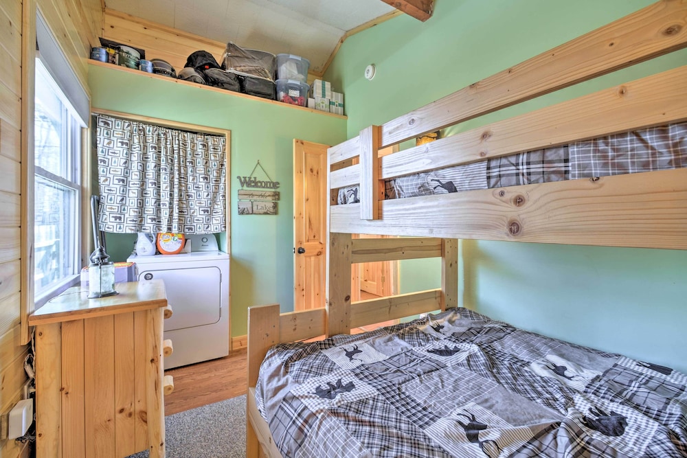 Cozy Speculator Cottage about 2 Mi to Ski Resort! - Hudson Valley