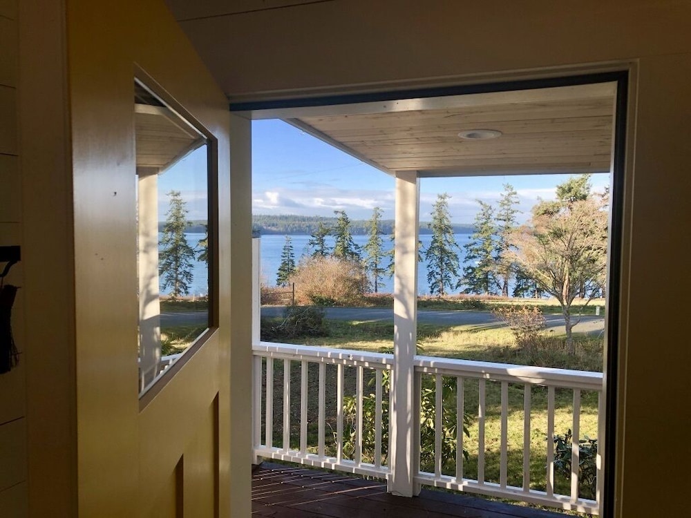 Marrowstone Cottage - Amazing Scow Bay View - Port Townsend