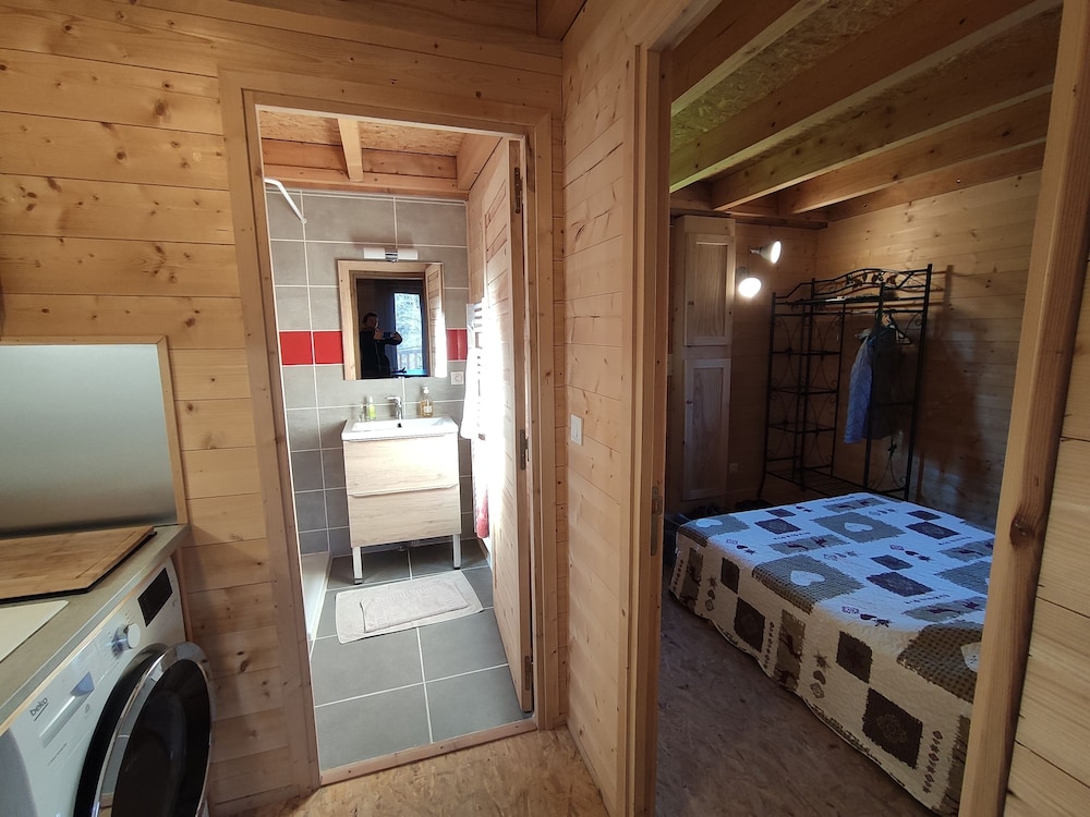 Small Brand New Wooden Chalet On 2 Levels With Terrace - Albertville