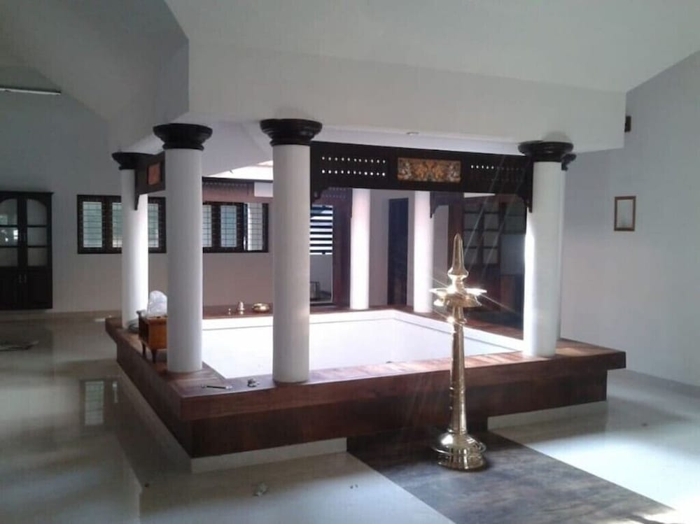Soubhadram Het Paleis - Een Traditionele Bun Glow Gelegen In Een Prachtig Dorp - Kerala