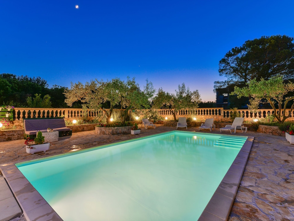 Luxurious Holiday Home With Private Pool ,Wellness & Spa - Bibinje
