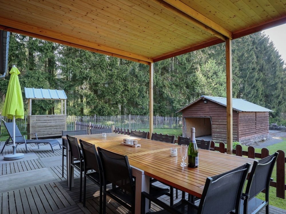Wooden Interior, Nice Garden And Very Quiet Situation At The Edge Of The Forest - Sankt Vith
