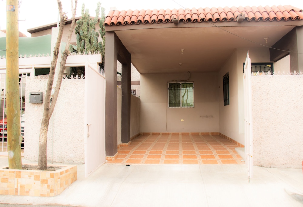 Cosy House Fully Furnished At Las Cumbres Area - Monterrey