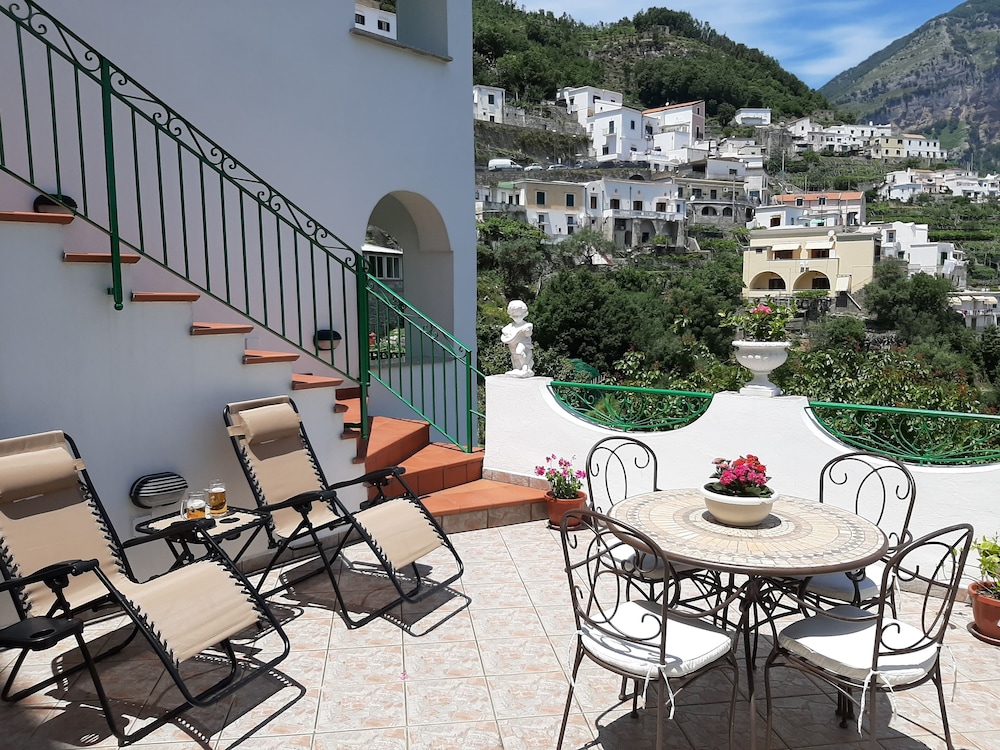 Lovely Apartment With Views On Ravello's Garden And Amalfi Valley - Province of Salerno