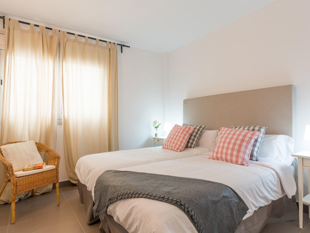 Superior 2 Bedroom Apartment 403 - Cornellà de Llobregat