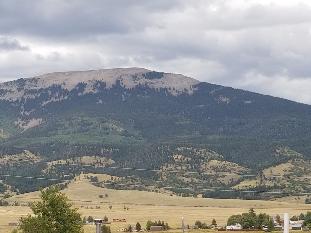 Hermosas Vistas A La Montaña. Acogedor / Tranquilo Y Céntrico Para Toda La Diversión De Montaña - Eagle Nest, NM